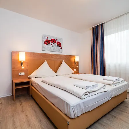 Hotel G & L 3*